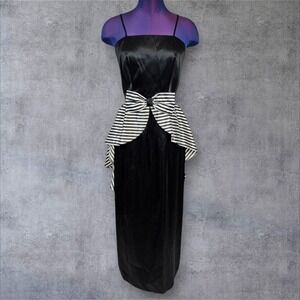 Vintage ILGWU Black White Striped Layered Satin Pencil Party Dress Size 9/10 A17